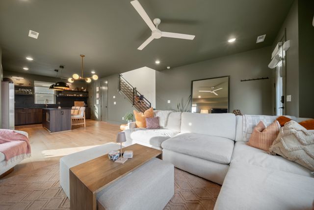 1267 John St, Nashville, TN 37210