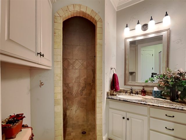8516 Freedom Way, North Richland Hills, TX 76182