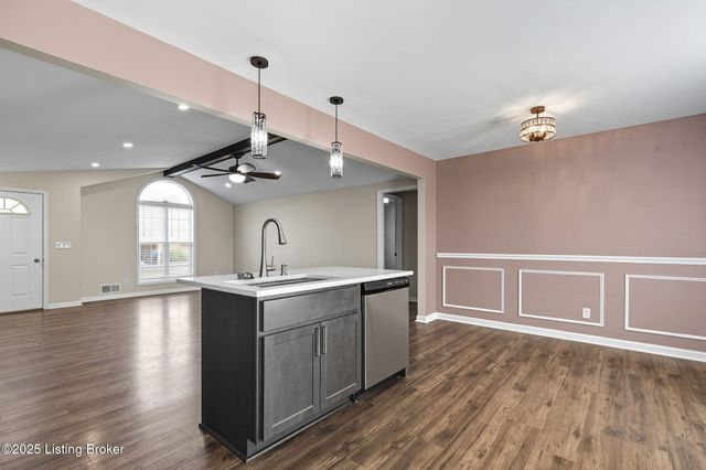 267 Louis Ln, Mt Washington, KY 40047