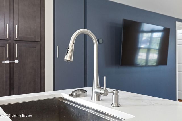 267 Louis Ln, Mt Washington, KY 40047