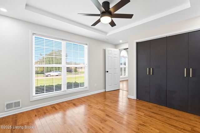 267 Louis Ln, Mt Washington, KY 40047