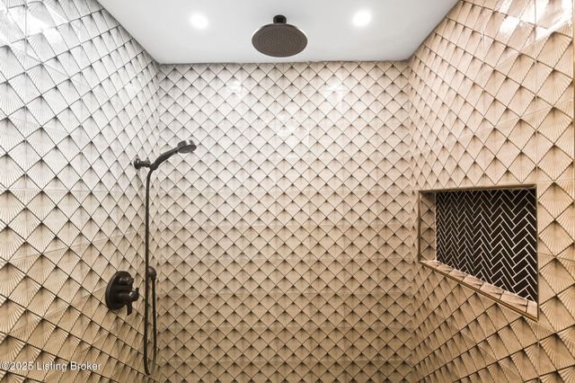 267 Louis Ln, Mt Washington, KY 40047