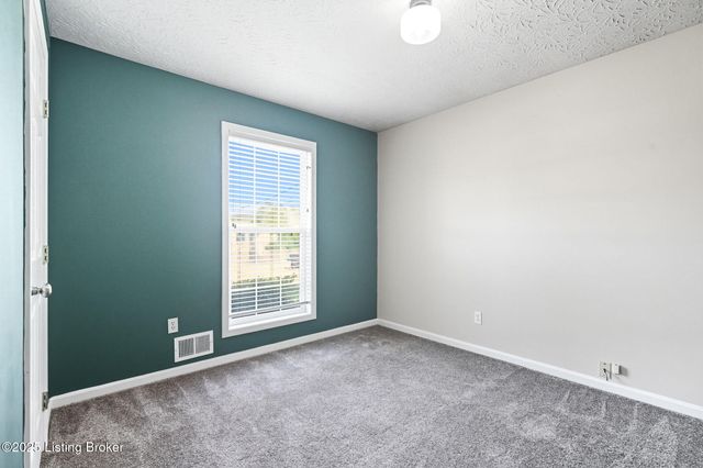 267 Louis Ln, Mt Washington, KY 40047