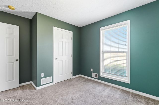 267 Louis Ln, Mt Washington, KY 40047