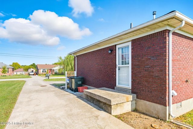 267 Louis Ln, Mt Washington, KY 40047