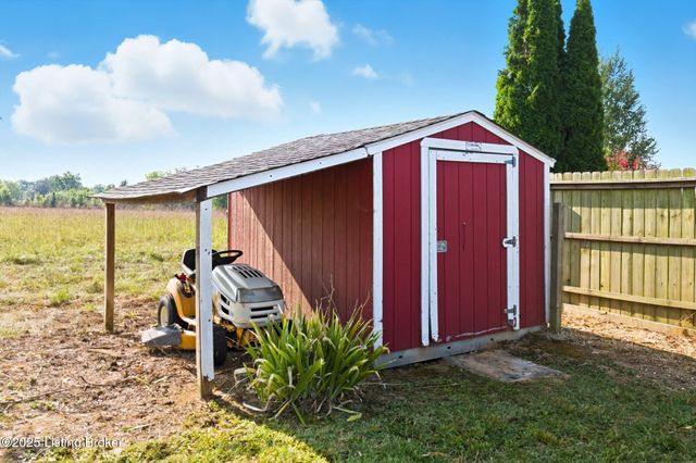 267 Louis Ln, Mt Washington, KY 40047