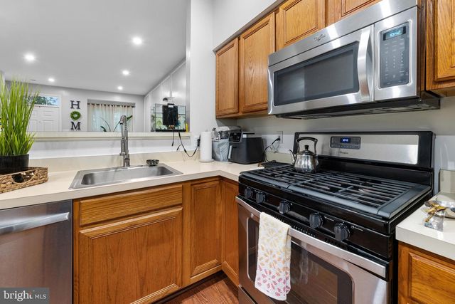 4248 ASHMERE CIR, Dumfries, VA 22025
