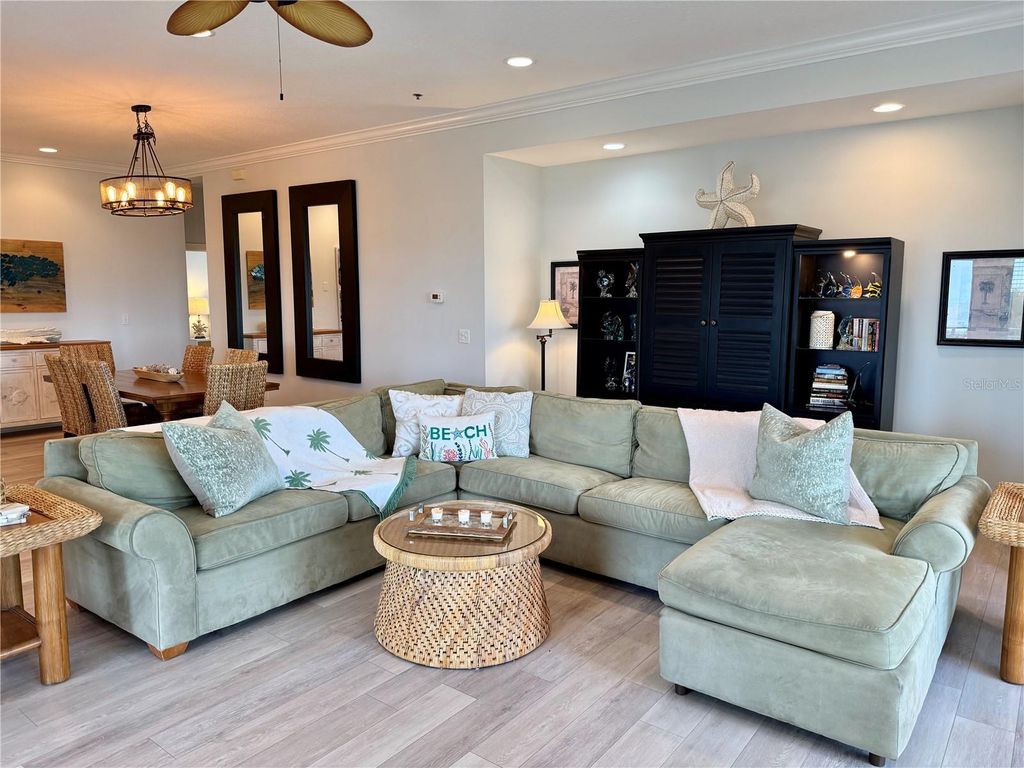 Image 13 of property listing at 423 S ATLANTIC AVENUE 102, New Smyrna Beach, FL 32169
