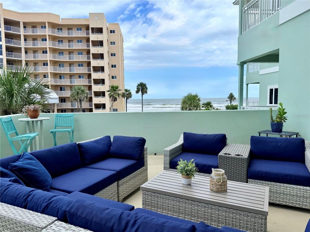 Image 16 of property listing at 423 S ATLANTIC AVENUE 102, New Smyrna Beach, FL 32169