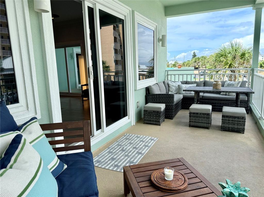 Image 18 of property listing at 423 S ATLANTIC AVENUE 102, New Smyrna Beach, FL 32169