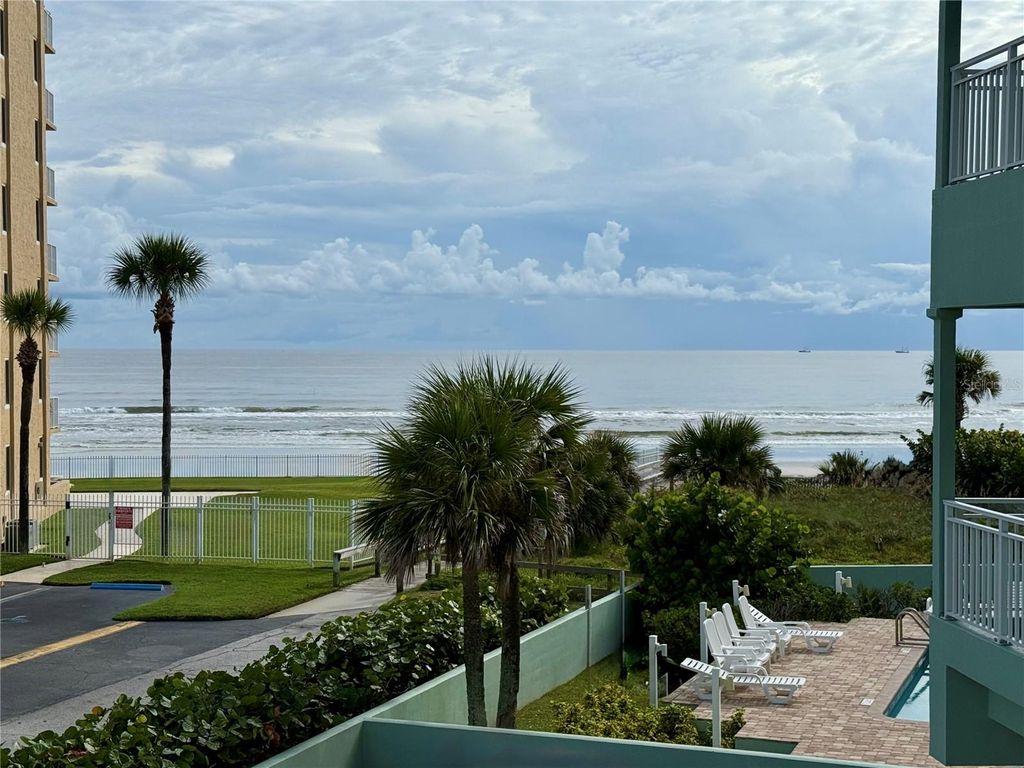 Image 19 of property listing at 423 S ATLANTIC AVENUE 102, New Smyrna Beach, FL 32169
