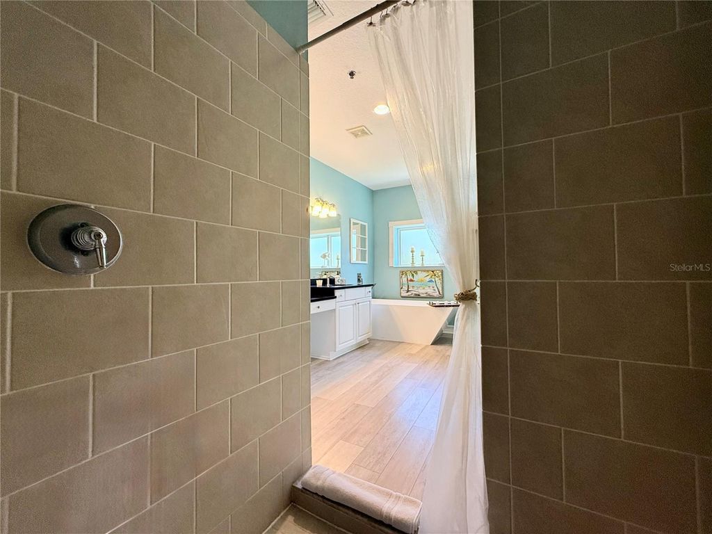Image 35 of property listing at 423 S ATLANTIC AVENUE 102, New Smyrna Beach, FL 32169
