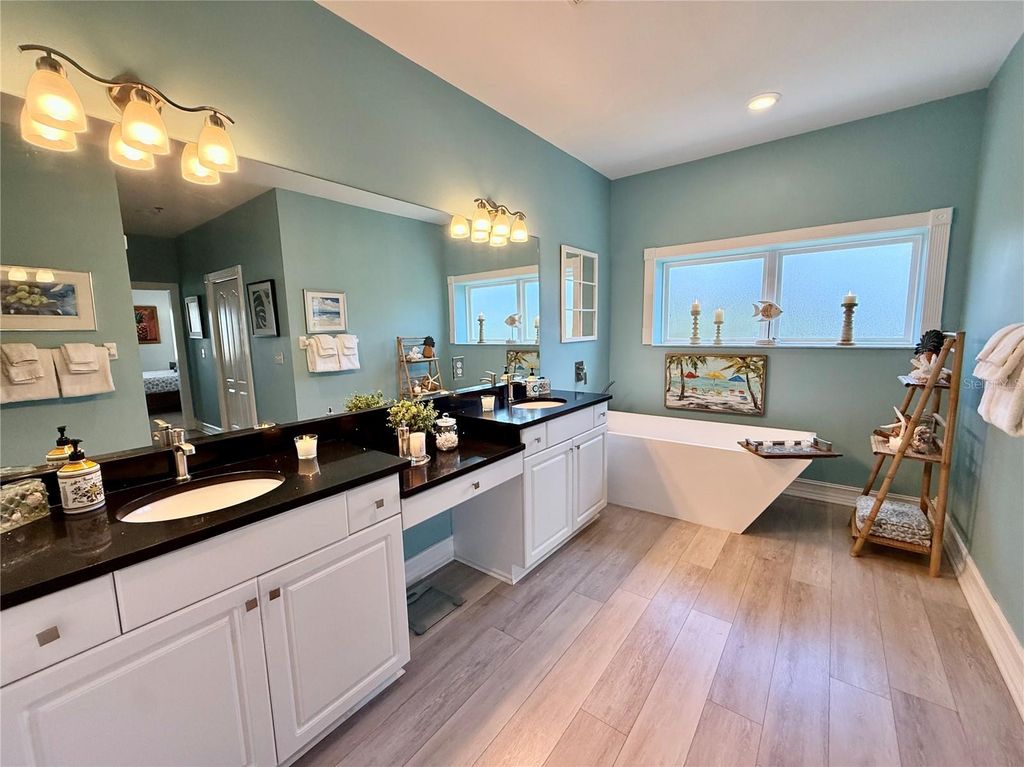 Image 36 of property listing at 423 S ATLANTIC AVENUE 102, New Smyrna Beach, FL 32169