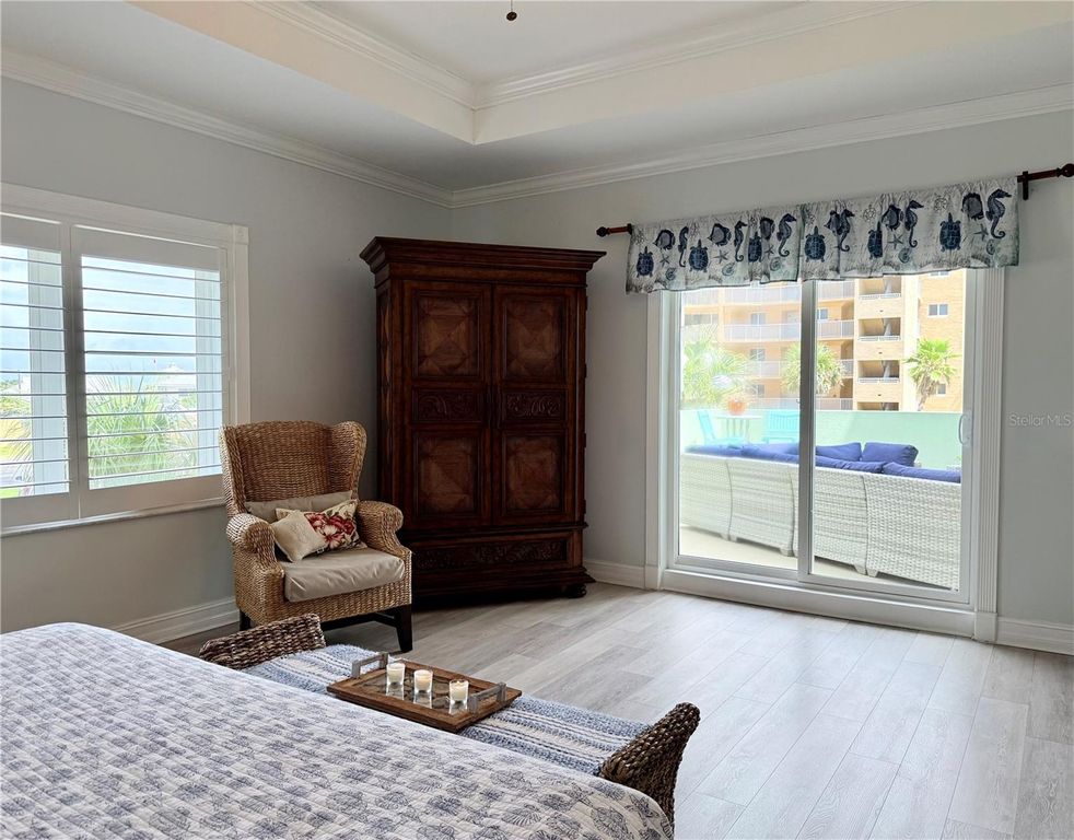 Image 39 of property listing at 423 S ATLANTIC AVENUE 102, New Smyrna Beach, FL 32169