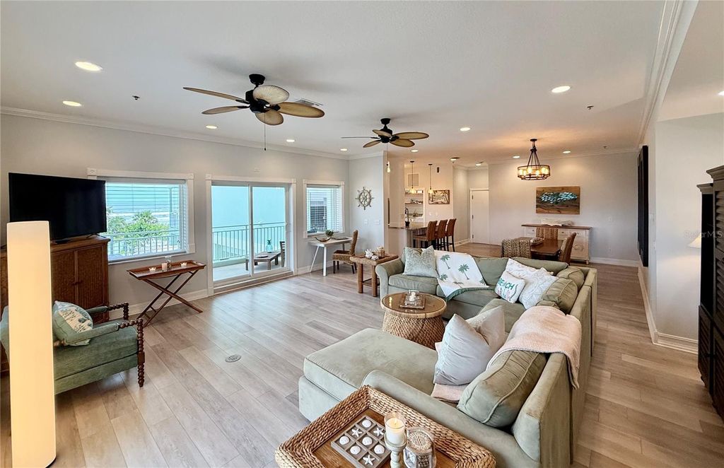 Image 41 of property listing at 423 S ATLANTIC AVENUE 102, New Smyrna Beach, FL 32169