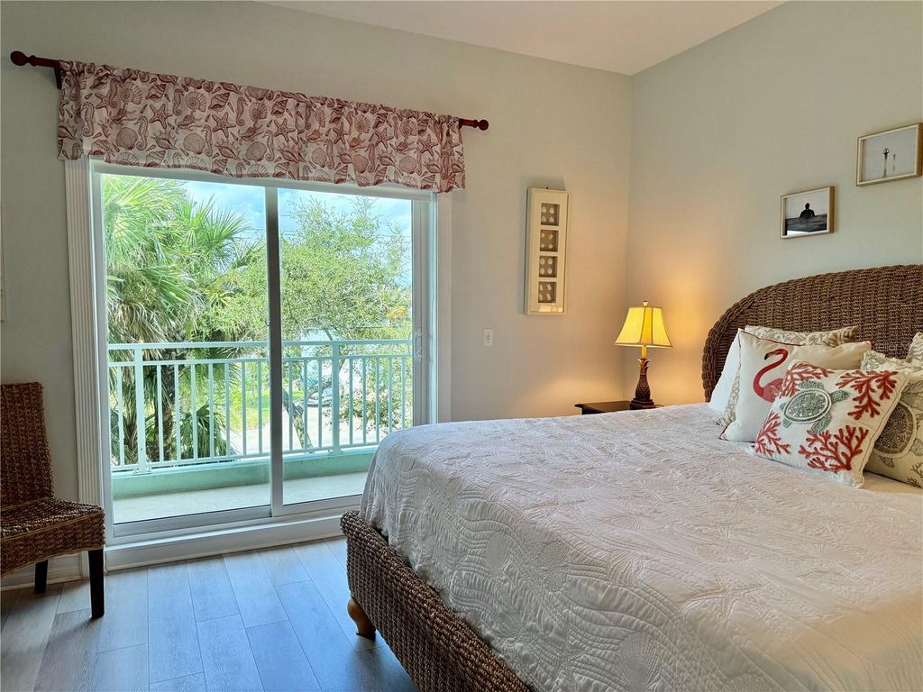 Image 45 of property listing at 423 S ATLANTIC AVENUE 102, New Smyrna Beach, FL 32169