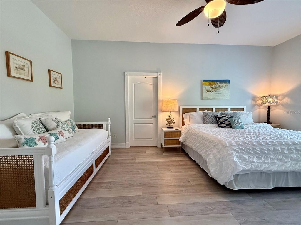 Image 57 of property listing at 423 S ATLANTIC AVENUE 102, New Smyrna Beach, FL 32169