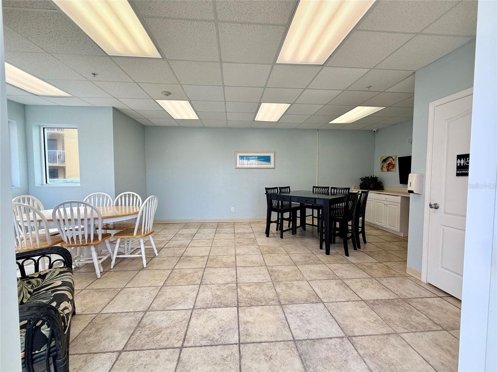 Image 67 of property listing at 423 S ATLANTIC AVENUE 102, New Smyrna Beach, FL 32169