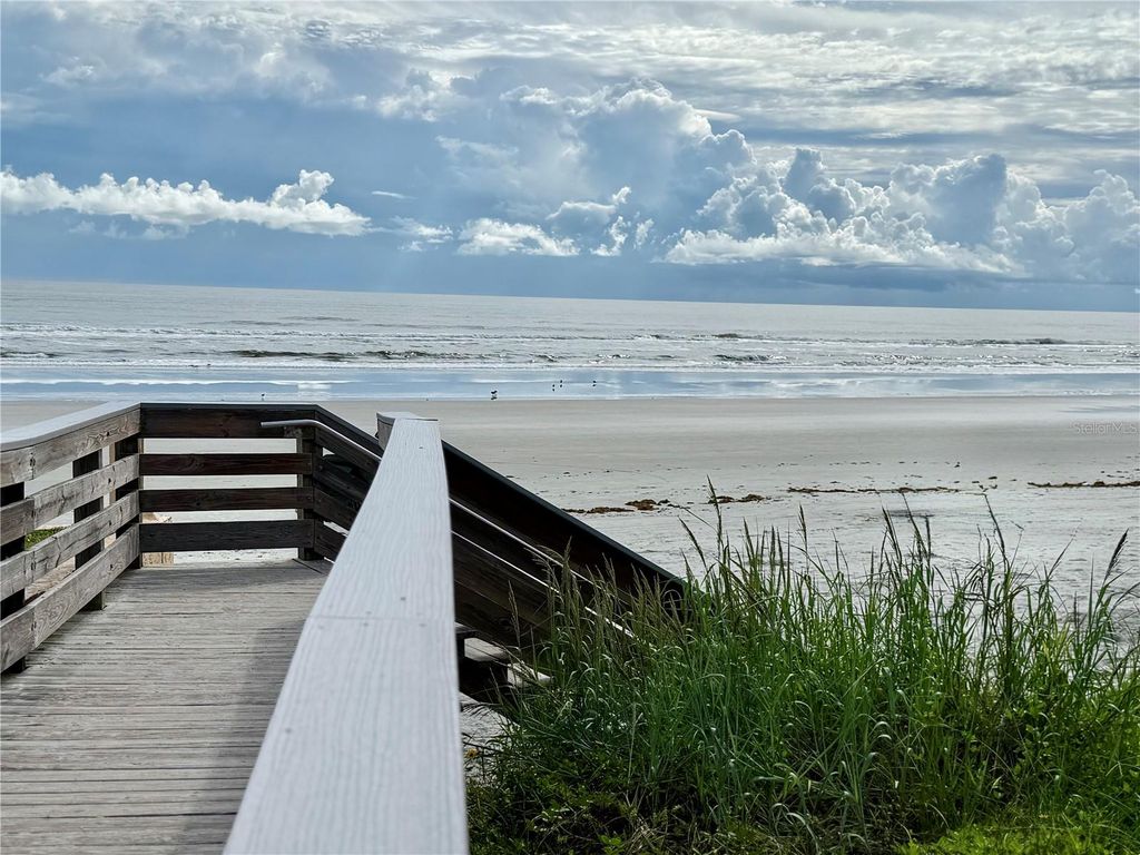 Image 69 of property listing at 423 S ATLANTIC AVENUE 102, New Smyrna Beach, FL 32169