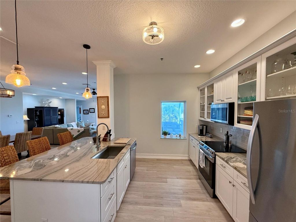 Image 10 of property listing at 423 S ATLANTIC AVENUE 102, New Smyrna Beach, FL 32169