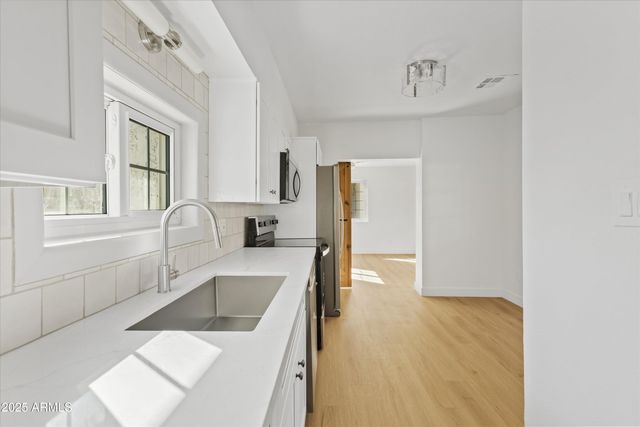 2241 N RICHLAND Street, Phoenix, AZ 85006