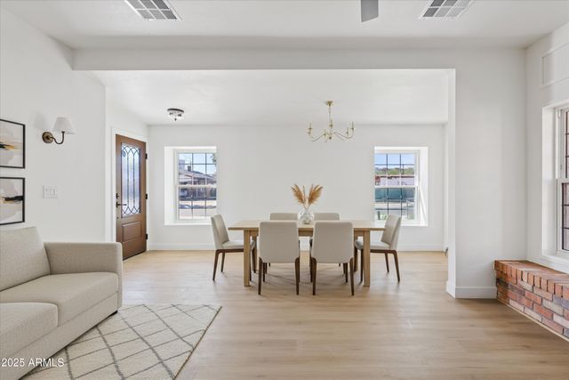 2241 N RICHLAND Street, Phoenix, AZ 85006