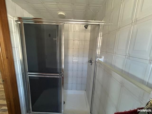 1-09 27th Street, Fair Lawn, NJ 07410