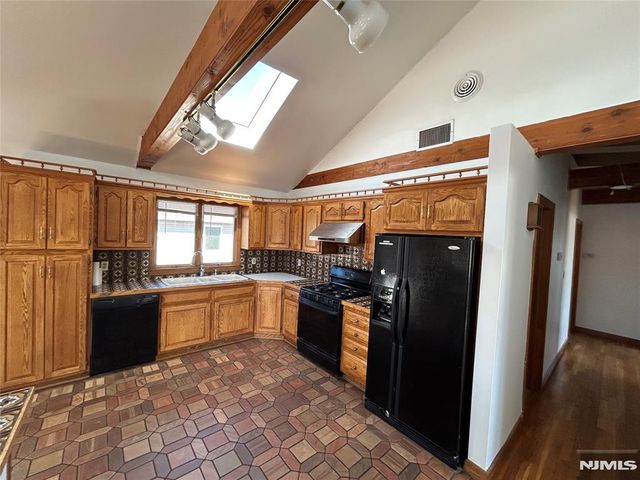 1-09 27th Street, Fair Lawn, NJ 07410