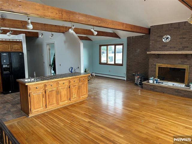 1-09 27th Street, Fair Lawn, NJ 07410