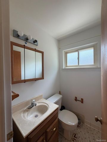 23739 Lakewood Street, St. Clair Shores, MI 48082