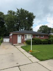 23739 Lakewood Street, St. Clair Shores, MI 48082