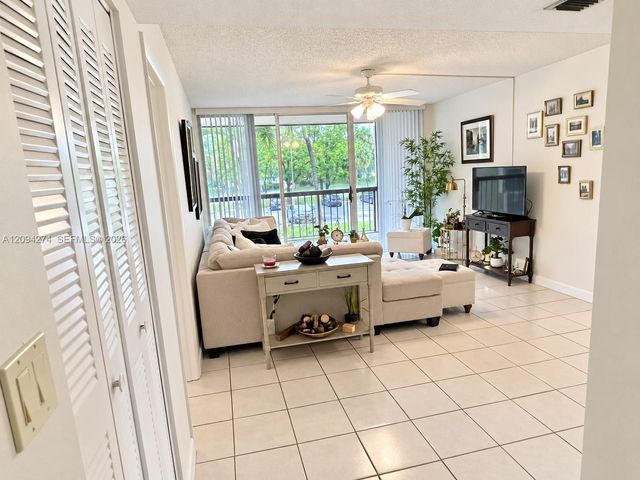 10425 SW 112th Avenue 220, Miami, FL 33176