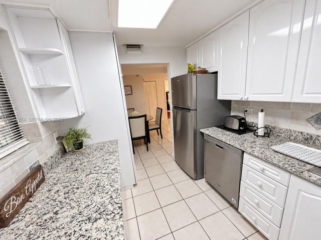 10425 SW 112th Avenue 220, Miami, FL 33176
