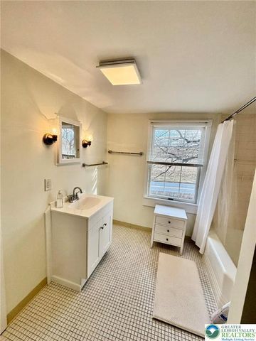 6024 Front Street, Easton, PA 18040