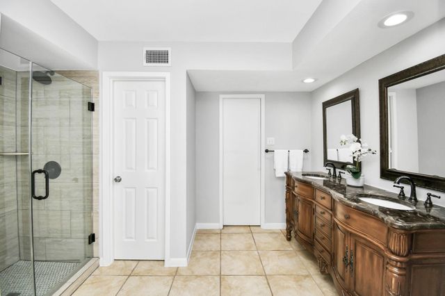 409 E Fair Harbor Lane, Houston, TX 77079