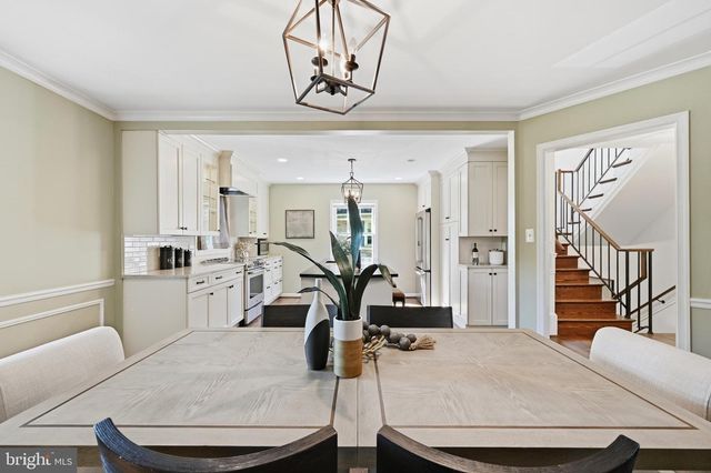 2311 N GLEBE RD, Arlington, VA 22207
