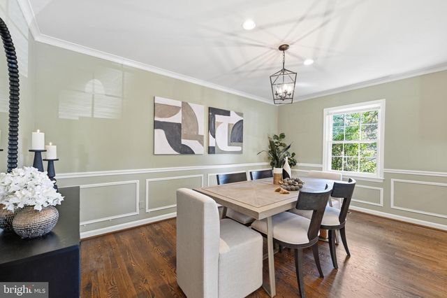 2311 N GLEBE RD, Arlington, VA 22207