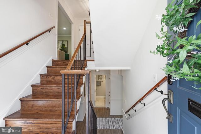 2311 N GLEBE RD, Arlington, VA 22207
