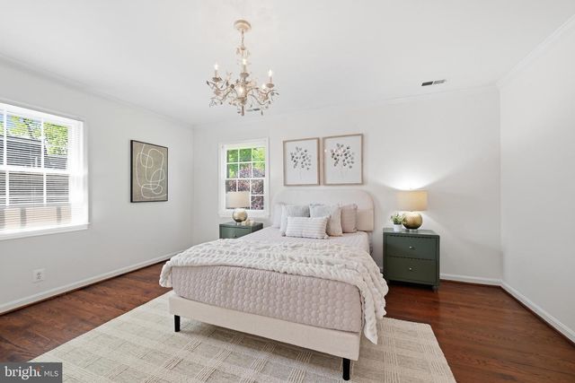 2311 N GLEBE RD, Arlington, VA 22207