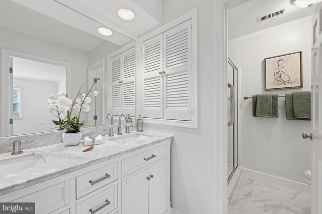 2311 N GLEBE RD, Arlington, VA 22207