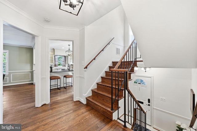 2311 N GLEBE RD, Arlington, VA 22207