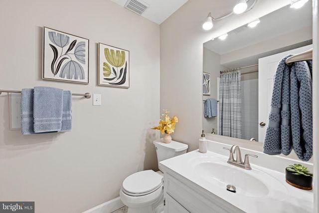 2311 N GLEBE RD, Arlington, VA 22207