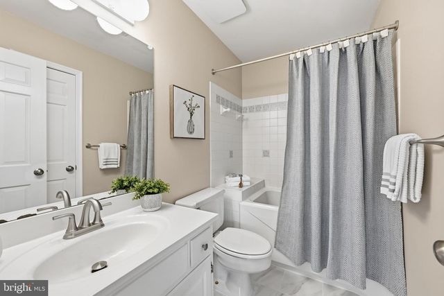 2311 N GLEBE RD, Arlington, VA 22207