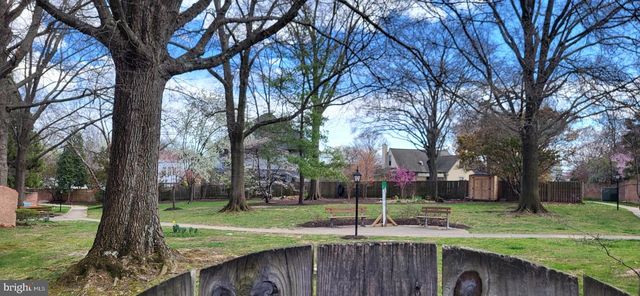 2311 N GLEBE RD, Arlington, VA 22207