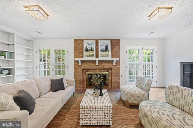2311 N GLEBE RD, Arlington, VA 22207