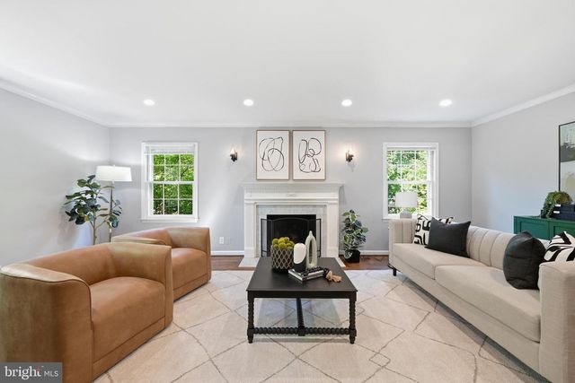 2311 N GLEBE RD, Arlington, VA 22207