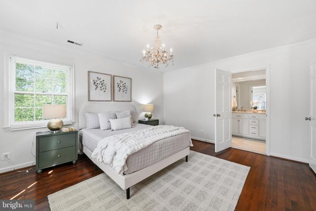 2311 N GLEBE RD, Arlington, VA 22207