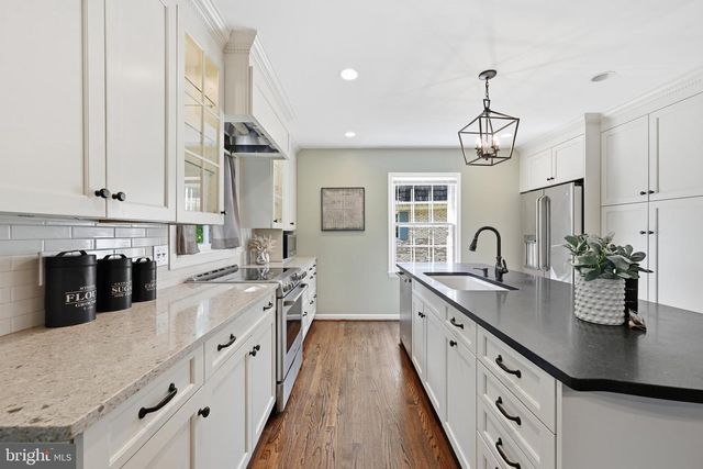 2311 N GLEBE RD, Arlington, VA 22207