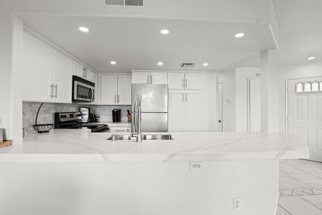 78477 Magenta Drive, La Quinta, CA 92253