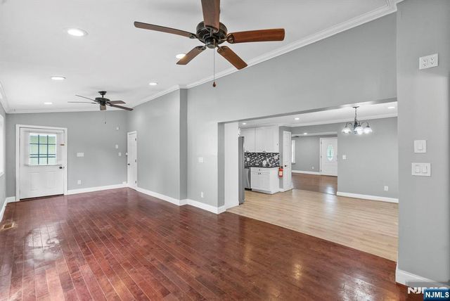 20 Shawnee Road, Hopatcong, NJ 07843
